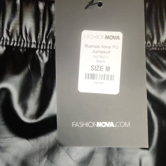 FashionNova - Picture 7 of 7